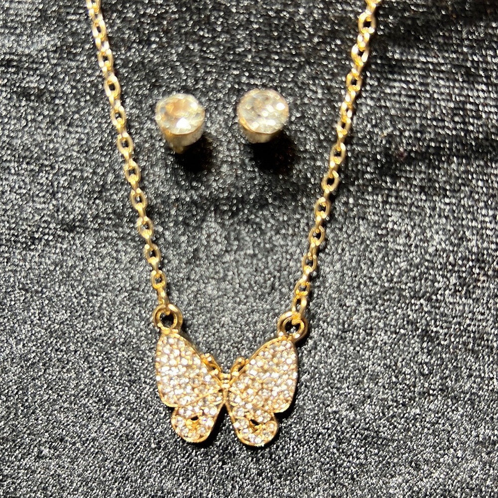 Icy BUTTERFLY NECKLACE SET